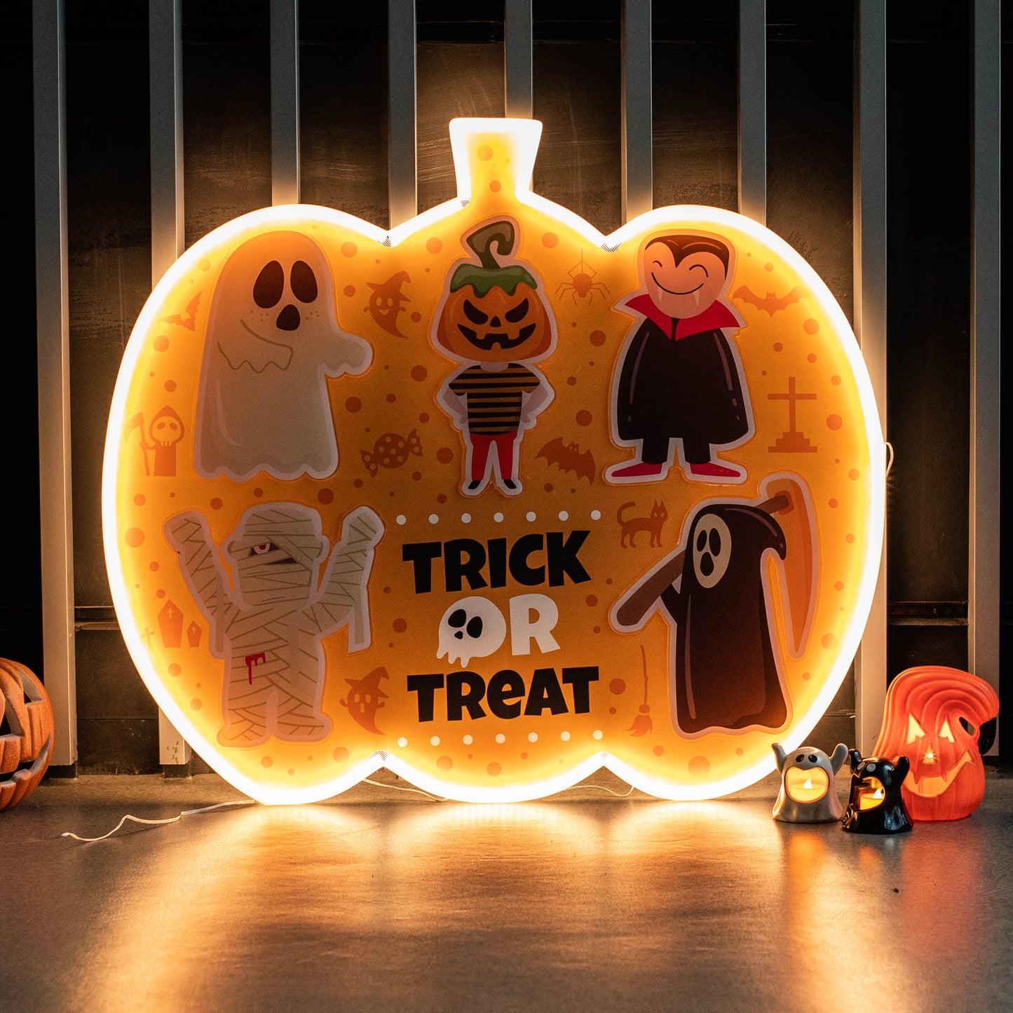 Halloween LED Acrylic "Trick or Treat" Sign FGJR007